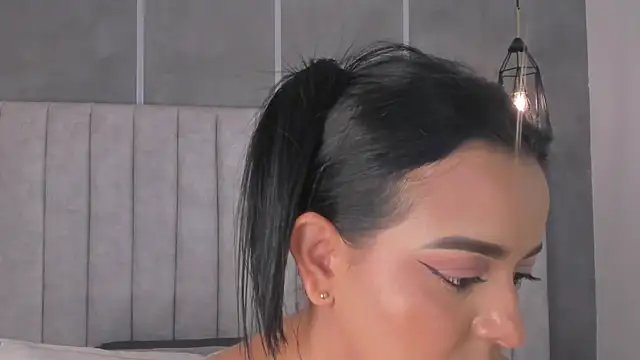 lea gray online show from 02-20-25, 01:25