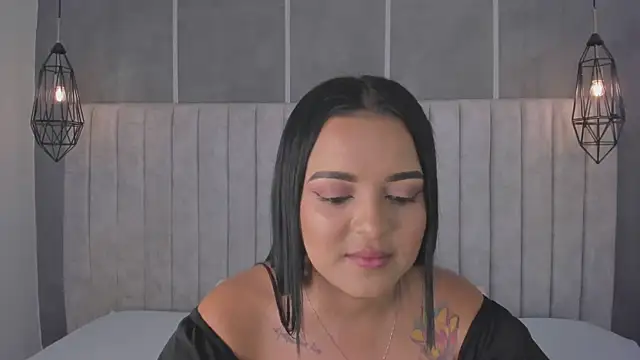 lea gray online show from 02-24-25, 07:19