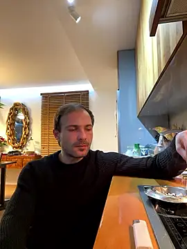 Snapshot of Adventurehotman chatting on 12-06-24, 12:45 Adventurehotman online show from 12-06-24, 12:45