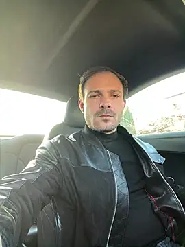 Snapshot of Adventurehotman chatting on 12-19-24, 01:40 Adventurehotman online show from 12-19-24, 01:40