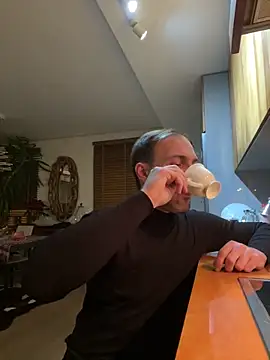 Snapshot of Adventurehotman chatting on 12-20-24, 06:24 Adventurehotman online show from 12-20-24, 06:24