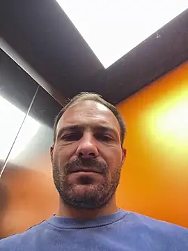 Snapshot of Adventurehotman chatting on 09-21-25, 05:36 Adventurehotman online show from 09-21-25, 05:36