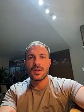 Snapshot of Adventurehotman chatting on 09-28-25, 04:23 Adventurehotman online show from 09-28-25, 04:23