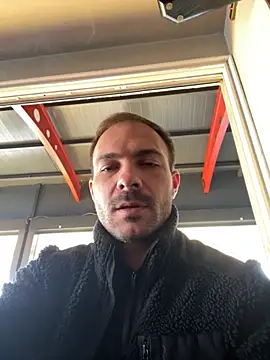 Snapshot of Adventurehotman chatting on 10-20-25, 07:31 Adventurehotman online show from 10-20-25, 07:31