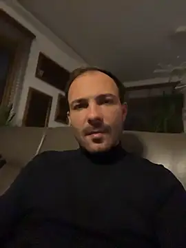 Snapshot of Adventurehotman chatting on 11-06-25, 05:25 Adventurehotman online show from 11-06-25, 05:25