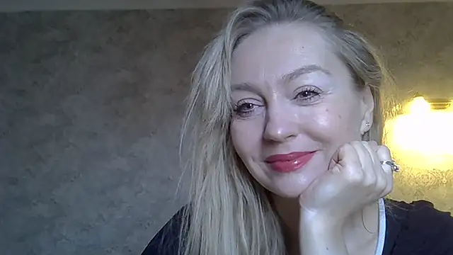 ZarinaSwift online show from 10-28-25, 05:00