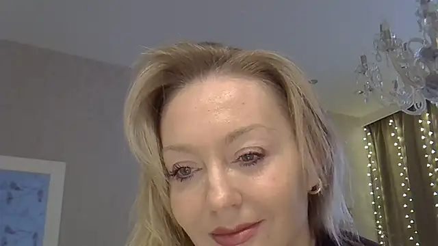 ZarinaSwift online show from 12-15-25, 04:50