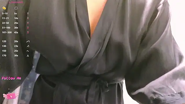 Snapshot of LaraSkinny chatting on 06-10-26, 01:10 LaraSkinny online show from 06-10-26, 01:10
