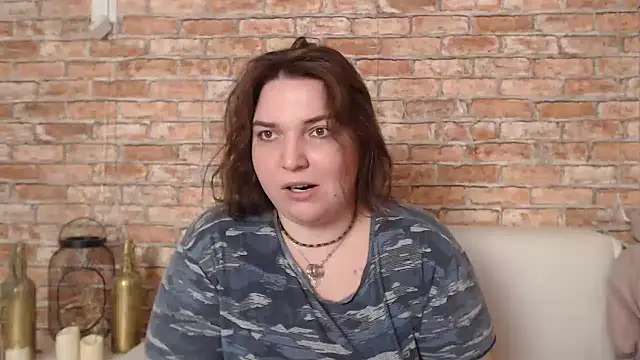 Amelia Kiss  online show from 01-04-25, 03:50
