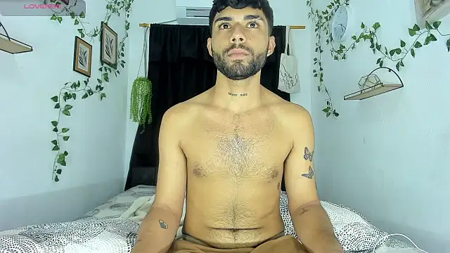 Snapshot of Alex_BigDickkk chatting on 09-29-25, 10:14 Alex BigDickkk online show from 09-29-25, 10:14