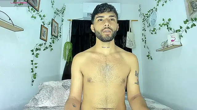 Snapshot of Alex_BigDickkk chatting on 09-30-25, 10:04 Alex BigDickkk online show from 09-30-25, 10:04