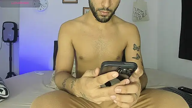 Snapshot of Alex_BigDickkk chatting on 11-27-25, 10:45 Alex BigDickkk online show from 11-27-25, 10:45