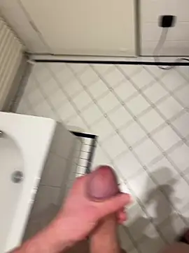 Snapshot of Lucasbwc69 chatting on 12-30-24, 08:15 Lucasbwc69 online show from 12-30-24, 08:15