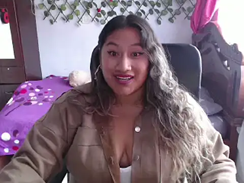 Snapshot of EmilyLove1014 chatting on 12-10-24, 07:54 EmilyLove1014 online show from 12-10-24, 07:54