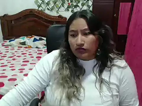 Snapshot of EmilyLove1014 chatting on 12-24-24, 11:55 EmilyLove1014 online show from 12-24-24, 11:55