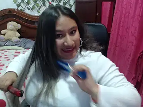 Snapshot of EmilyLove1014 chatting on 12-31-24, 10:34 EmilyLove1014 online show from 12-31-24, 10:34