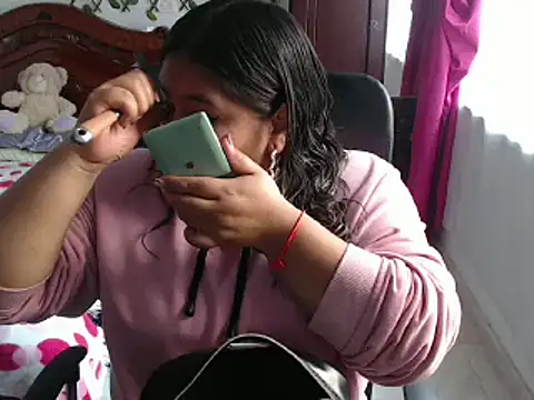 Snapshot of EmilyLove1014 chatting on 01-05-25, 06:02 EmilyLove1014 online show from 01-05-25, 06:02