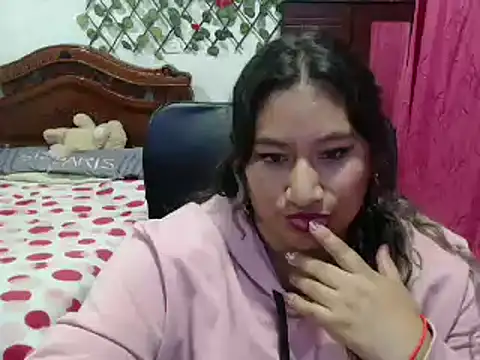 Snapshot of EmilyLove1014 chatting on 01-06-25, 03:20 EmilyLove1014 online show from 01-06-25, 03:20