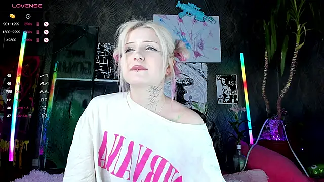 Snapshot of little_grinch666 chatting on 03-14-25, 05:46 little grinch666 online show from 03-14-25, 05:46