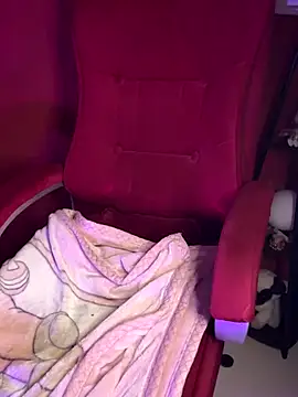 Snapshot of Playful__Princess chatting on 11-28-25, 01:41 Playful Princess online show from 11-28-25, 01:41