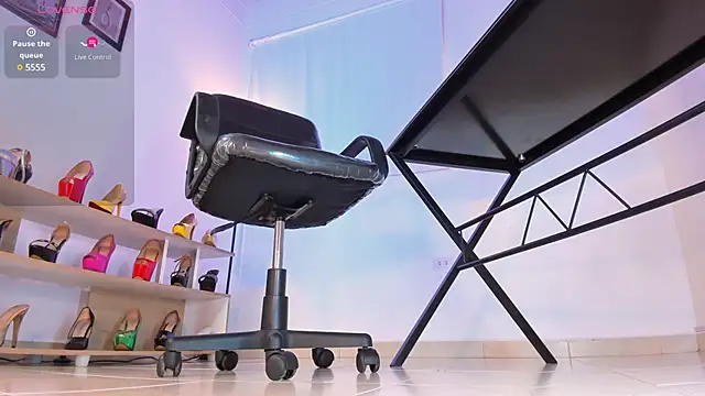 violettastrada online show from 02-15-25, 08:33