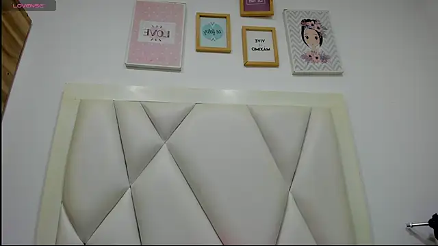 atilanadiaz7 online show from 04-09-26, 05:40