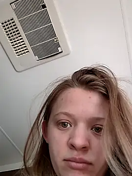 Snapshot of curvycakecutie chatting on 03-19-26, 07:18 curvycakecutie online show from 03-19-26, 07:18