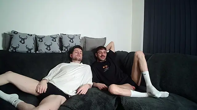 Snapshot of twotwinkhusbandss chatting on 02-05-26, 07:29 twotwinkhusbandss online show from 02-05-26, 07:29