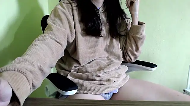 Snapshot of samantha_s69 chatting on 01-12-26, 01:16 samantha s69 online show from 01-12-26, 01:16