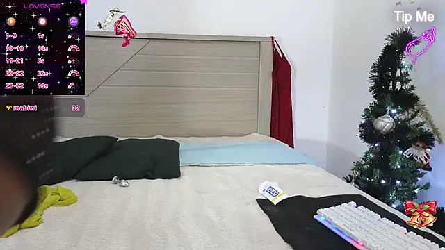 ElisaBoyer online show from 01-01-25, 11:49