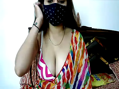 Snapshot of Gloie4u chatting on 05-12-26, 10:23 Gloie4u online show from 05-12-26, 10:23