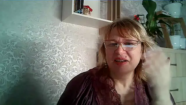 Snapshot of Aline_LoveFlowers chatting on 01-15-26, 09:18 Aline LoveFlowers online show from 01-15-26, 09:18