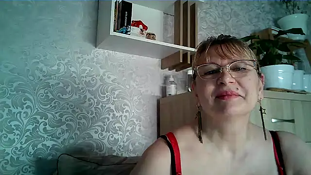 Snapshot of Aline_LoveFlowers chatting on 02-27-26, 09:48 Aline LoveFlowers online show from 02-27-26, 09:48