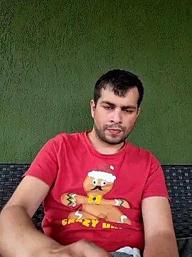 Snapshot of hornny1995 chatting on 06-13-26, 04:38 hornny1995 online show from 06-13-26, 04:38