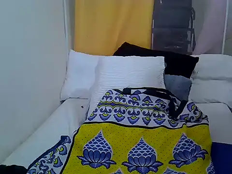 Snapshot of Sweetreena chatting on 06-12-26, 02:49 Sweetreena online show from 06-12-26, 02:49