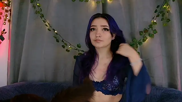 Snapshot of vayolett01_dakotta chatting on 01-11-26, 01:10 vayolett01 dakotta online show from 01-11-26, 01:10