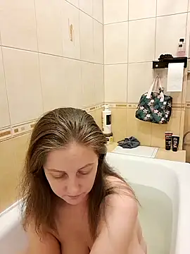 Sakura Green online show from 12-17-24, 07:48