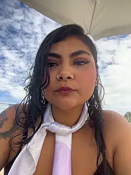 Juli Walker online show from 04-27-26, 02:26