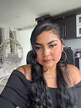 Juli Walker online show from 04-28-26, 02:55