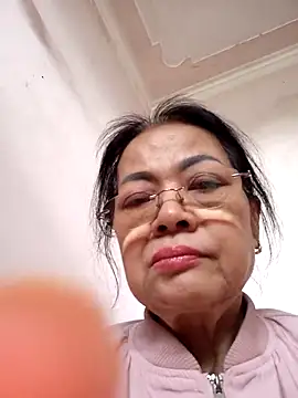 Hotestlove online show from 03-19-25, 08:55