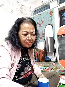 Hotestlove online show from 11-18-25, 11:15