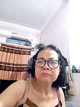 Hotestlove online show from 03-12-26, 11:00