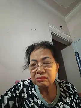 Hotestlove online show from 06-02-26, 01:46
