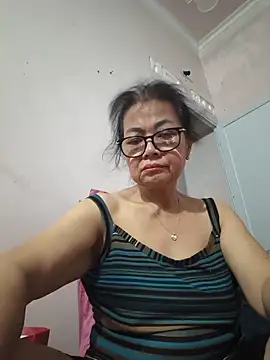 Snapshot of Hotestlove chatting on 06-14-26, 04:47 Hotestlove online show from 06-14-26, 04:47