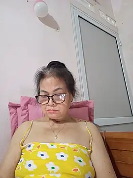 Snapshot of Hotestlove chatting on 06-25-26, 04:01 Hotestlove online show from 06-25-26, 04:01