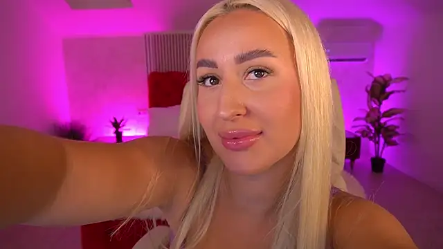 Snapshot of LiaBrazzerr chatting on 06-29-26, 01:33 LiaBrazzerr online show from 06-29-26, 01:33