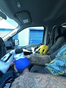 Crackkers online show from 10-18-25, 02:51