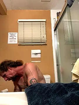 Crackkers online show from 10-26-25, 04:51