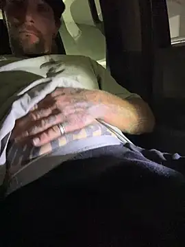 Snapshot of Crackkers chatting on 03-21-26, 10:31 Crackkers online show from 03-21-26, 10:31