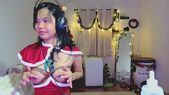 Snapshot of Kana_G chatting on 12-25-24, 05:15 Kana G online show from 12-25-24, 05:15